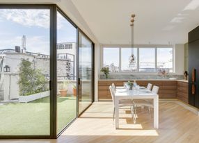 Favorite top floor apartment with 60m² terrace