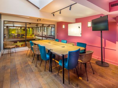 Loft Parisien Moderne pour Événements jusqu'à 200 Invités