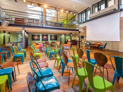 Loft Parisien Moderne pour Événements jusqu'à 200 Invités