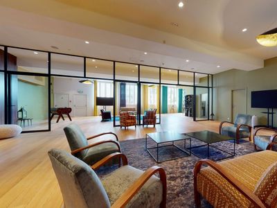 Atypical space a stone's throw from Paris