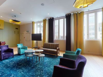 Atypical space a stone's throw from Paris