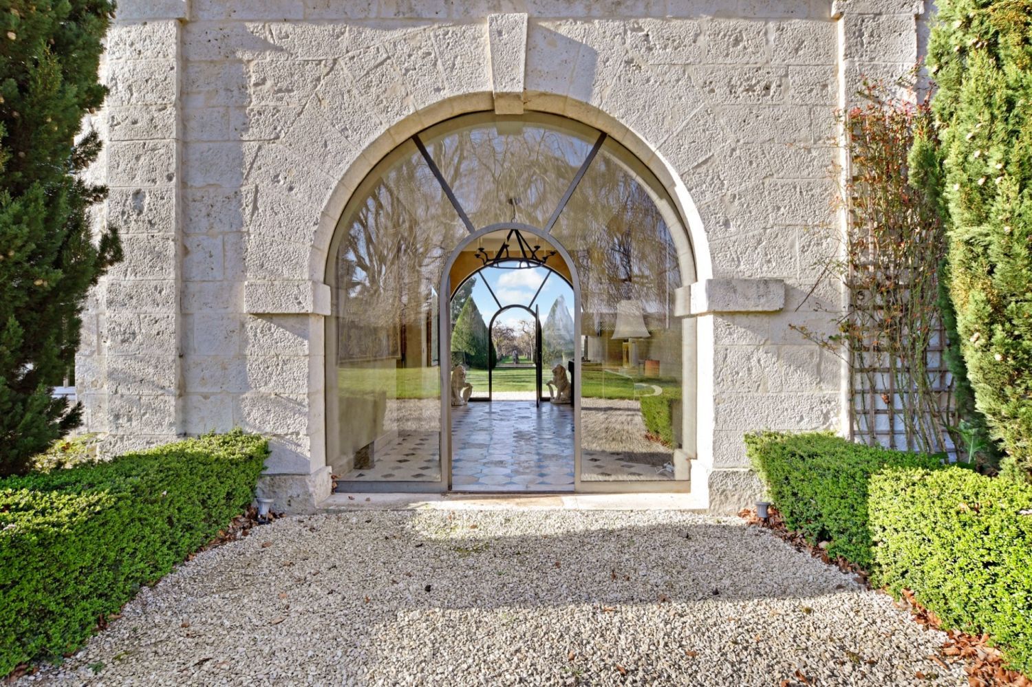 Exceptional Estate for Seminars Near Paris | 5-Hectare Retreat