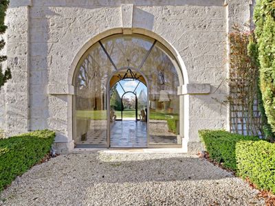 Exceptional Estate for Seminars Near Paris | 5-Hectare Retreat