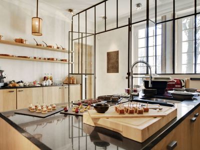 Exceptional Estate for Seminars Near Paris | 5-Hectare Retreat