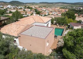 Pool villa overlooking the Corbières vineyards