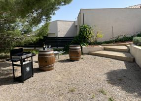 Pool villa overlooking the Corbières vineyards