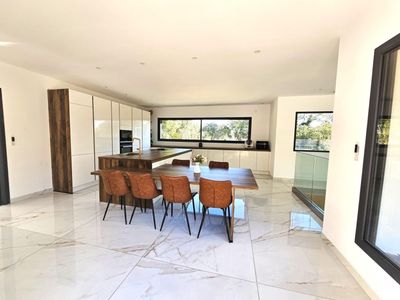 Large new and contemporary villa peacefully surrounded by nature