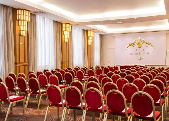 Large lounge and seminar rooms with beautiful Nice city views 