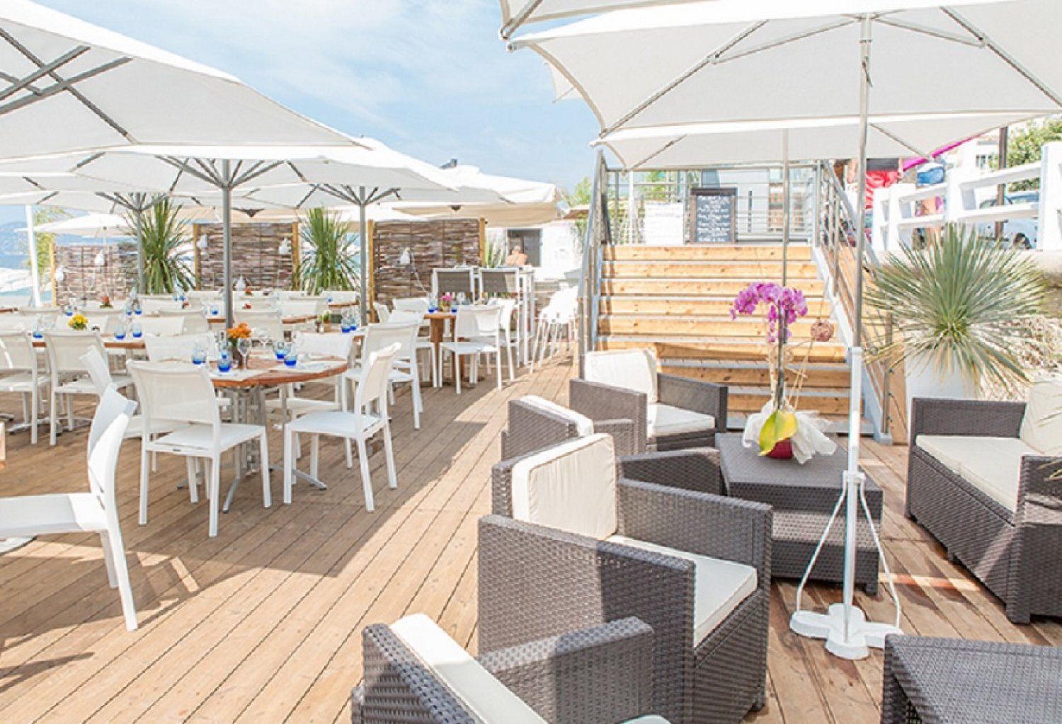 Sea View Private Beach in Cannes – Ideal for Weddings & Sunset Events