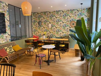 Cozy Coffee Shop with 30 seats near the Abbesses