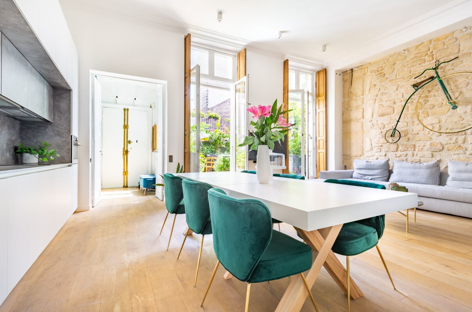 Historic Paris Loft Venue for Events & Meetings