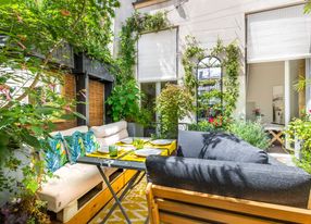 Bright loft with terrace in the heart of Paris