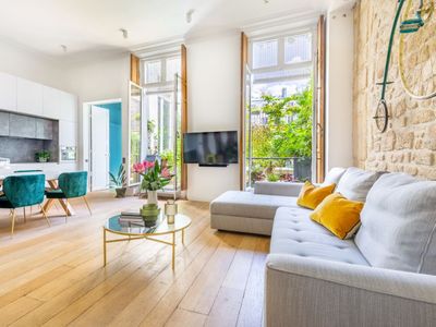 Historic Paris Loft Venue for Events & Meetings