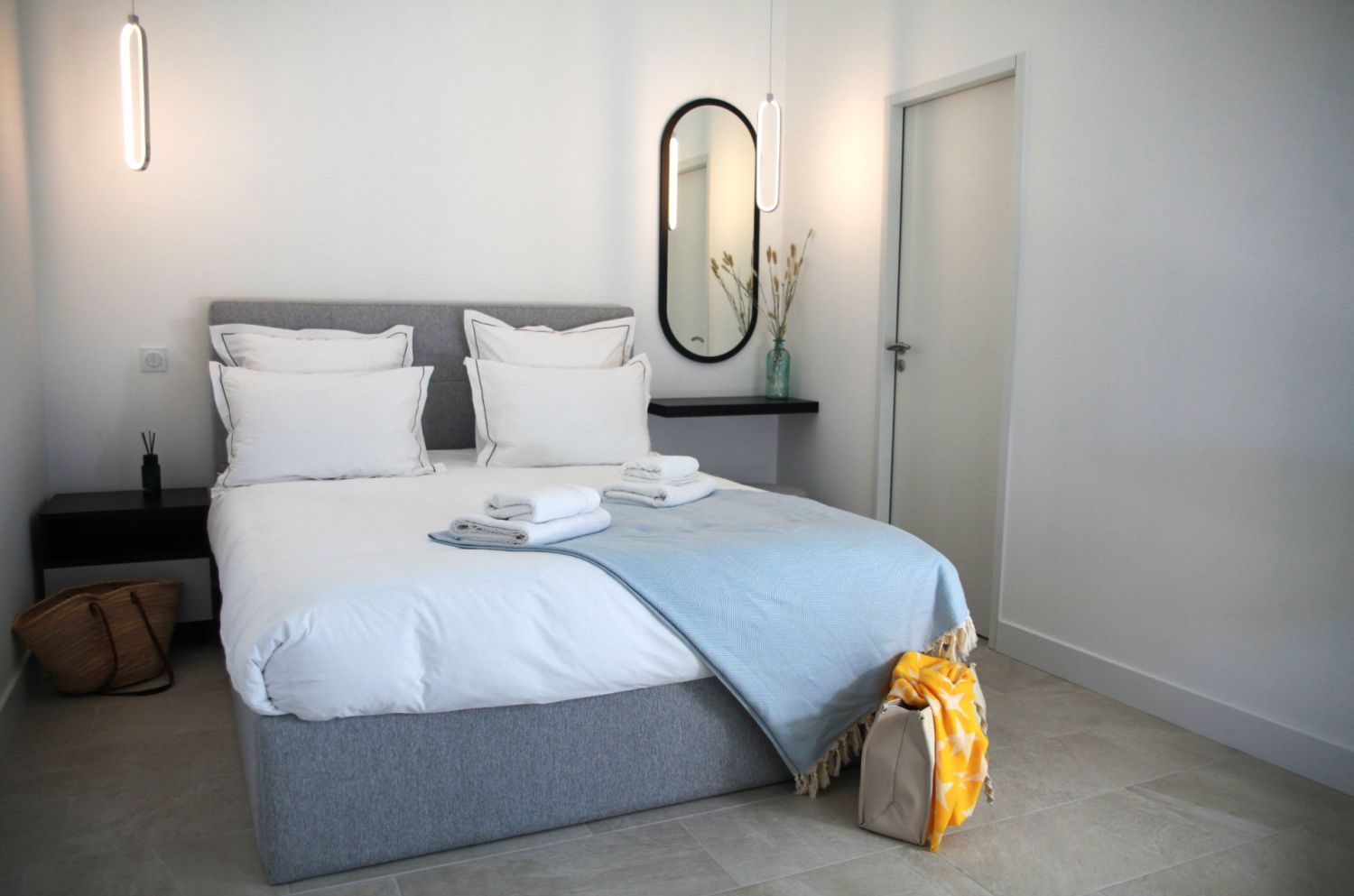 Luxueuse villa moderne dans un domaine viticole