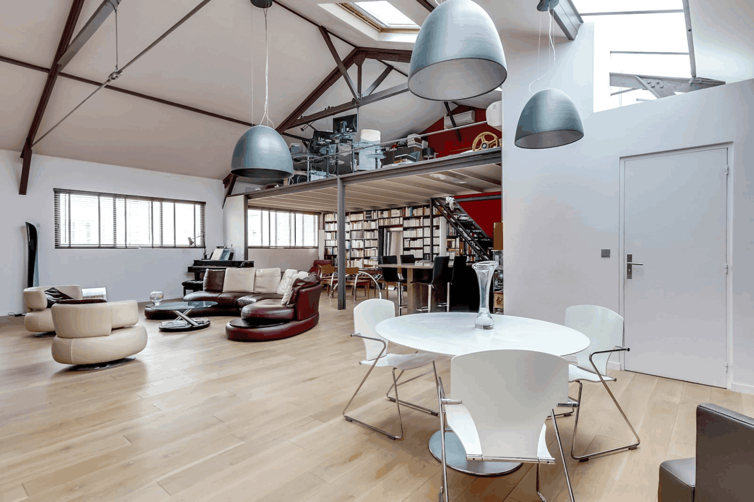 Loft Parisien avec Structure Eiffel et Ambiance "Comme à la Maison"