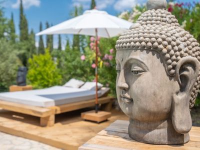 300 m² building and 5 gîtes with swimming pool in the heart of nature