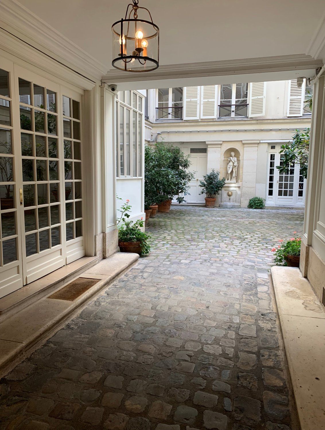 Terrasse d'Appartement Familial de Luxe avec Vue Panoramique sur Paris | Native Spaces
