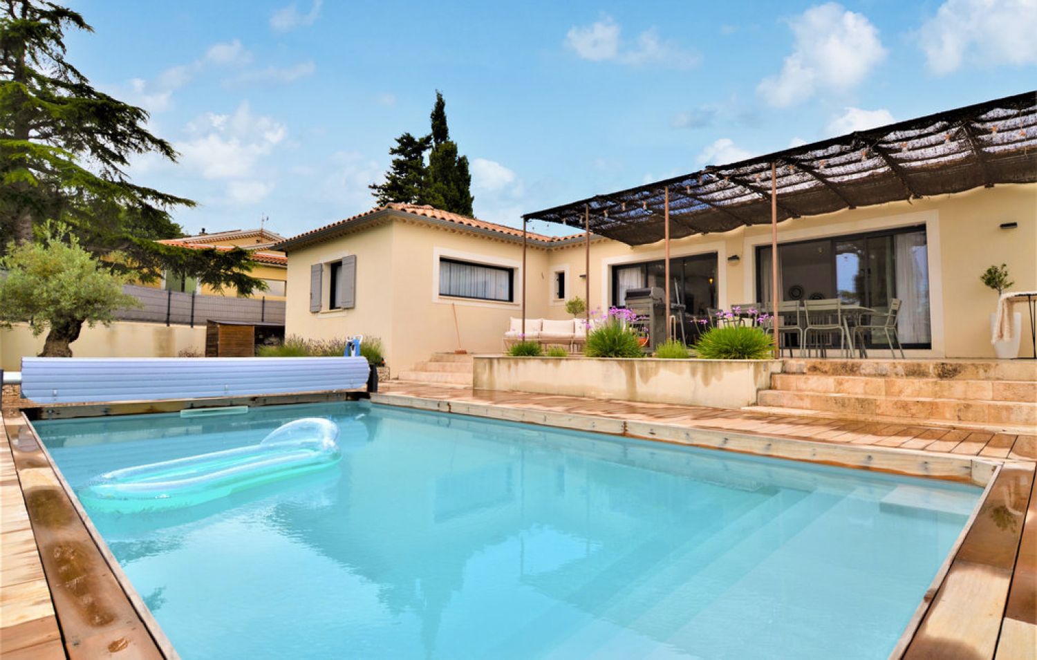 Villa avec piscine et jacuzzi