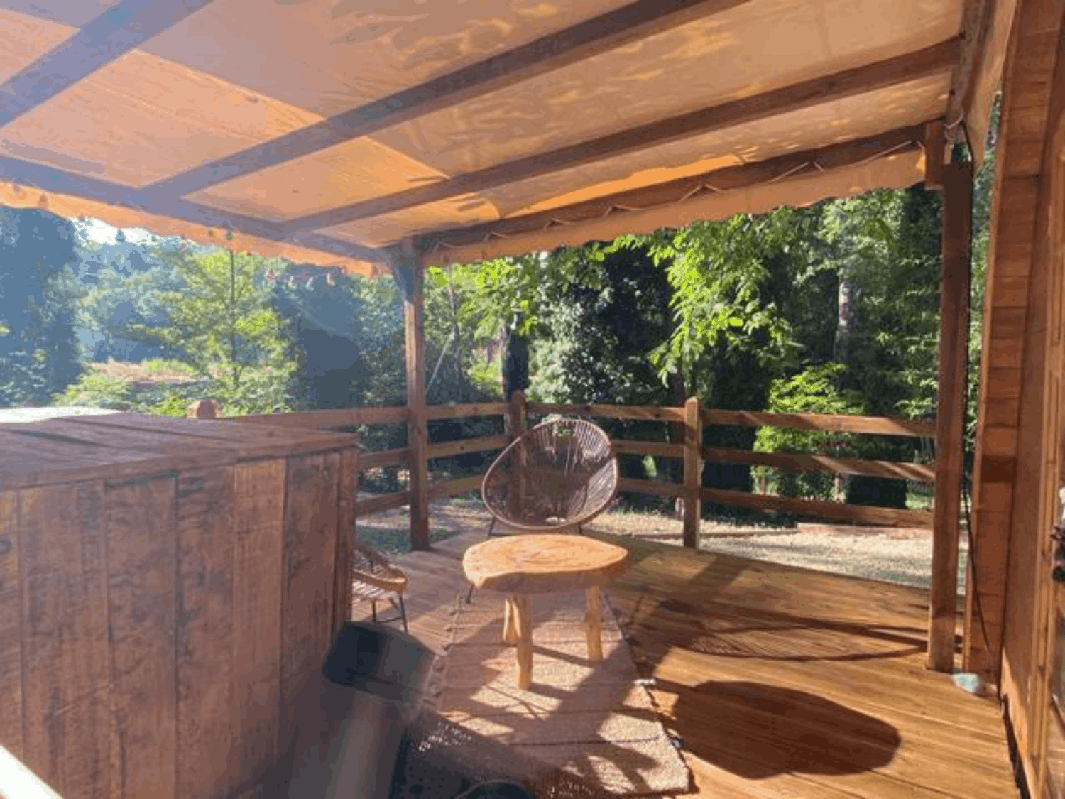 Propriété atypique piscine, zone jardin