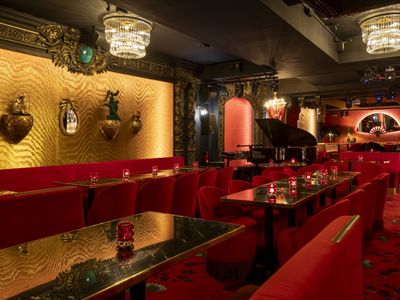 Le Cabaret: Unique Event Venue in Paris for Parties, Weddings & More