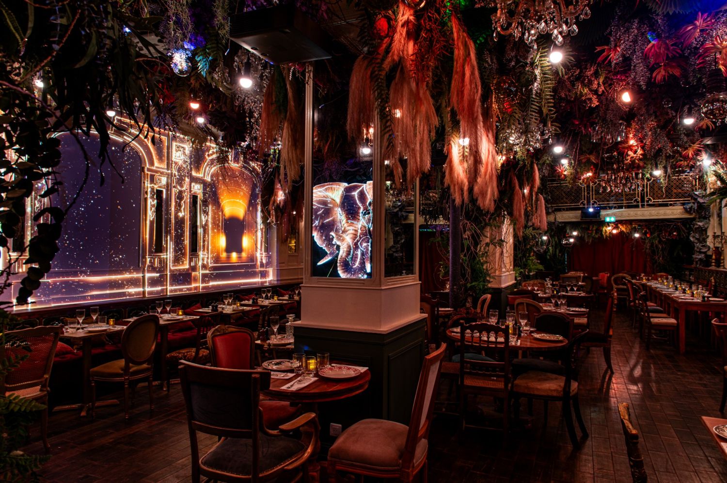 Immersive Jungle Restaurant in Paris for Unique Events