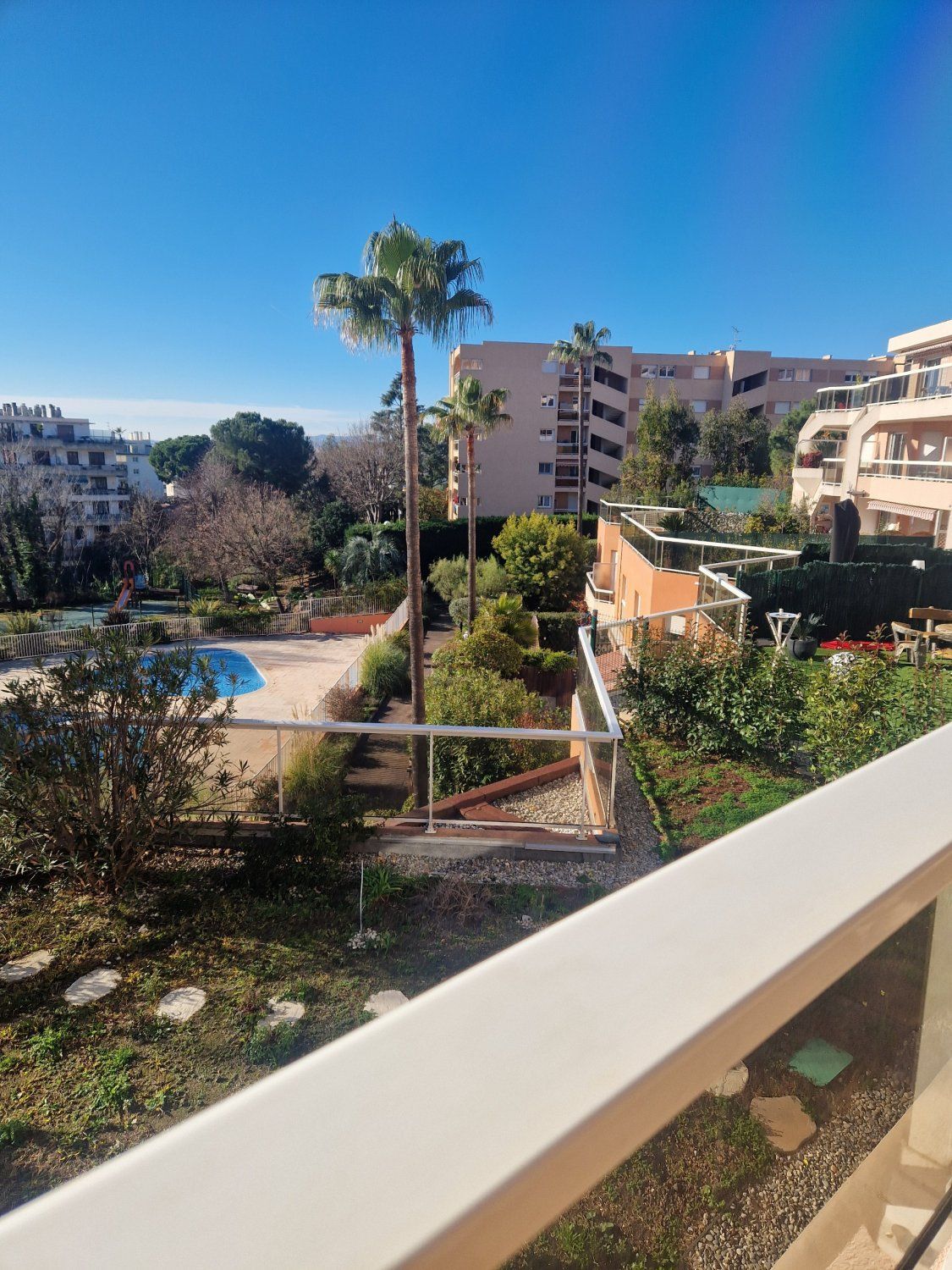 60 m² terrace with pool and sea view