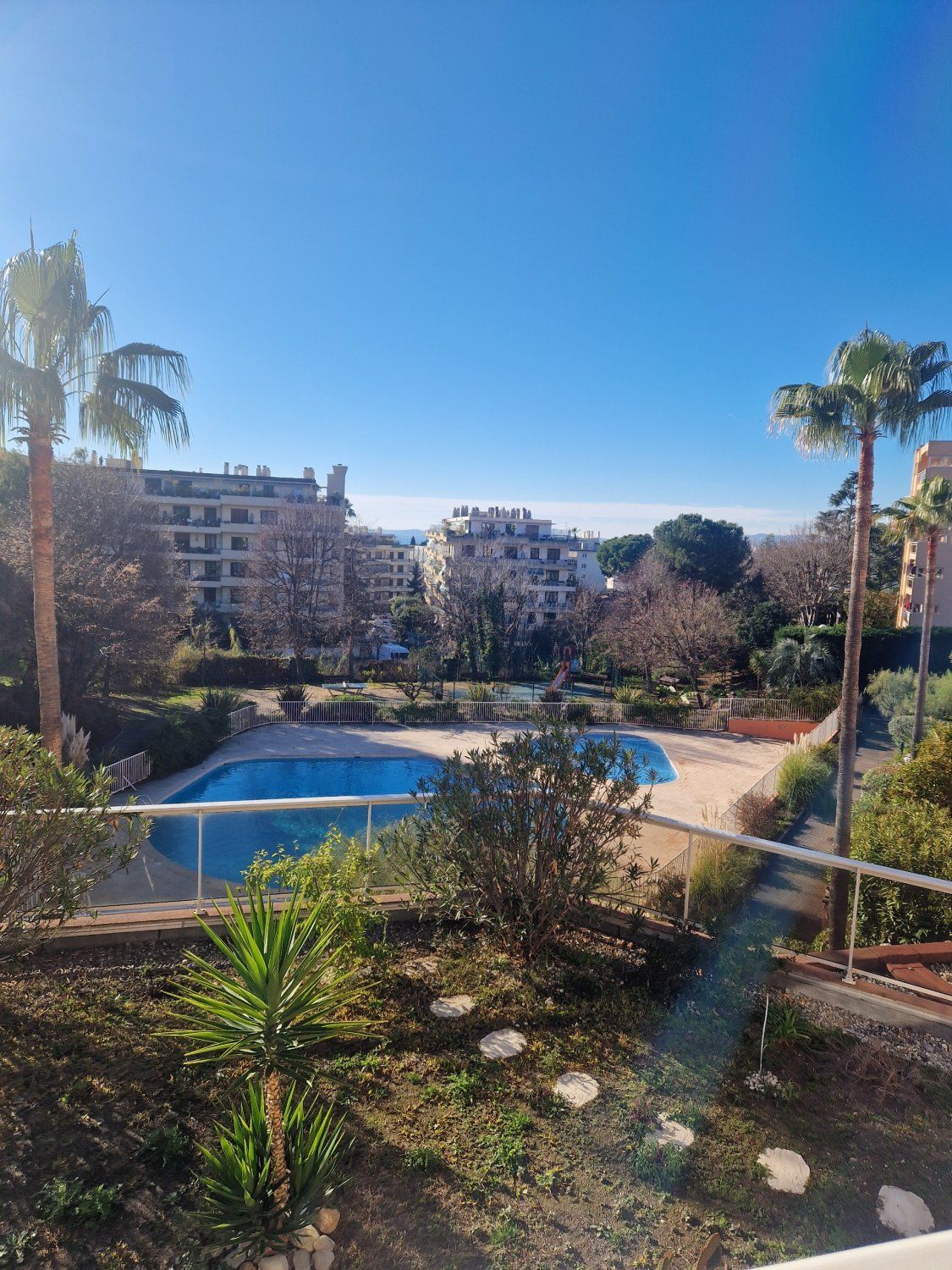 60 m² terrace with pool and sea view
