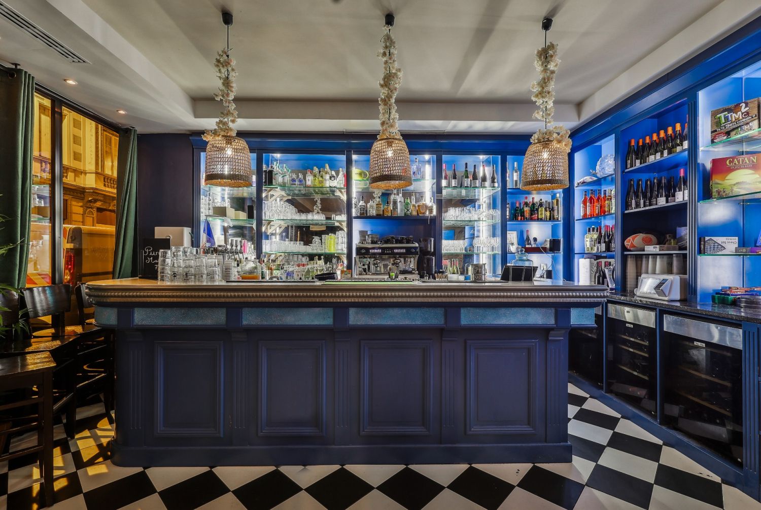 Stylish Cocktail Bar & Event Space in Paris for Corporate Parties