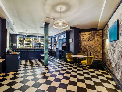 Stylish Cocktail Bar & Event Space in Paris for Corporate Parties