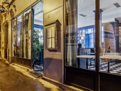 Stylish Cocktail Bar & Event Space in Paris for Corporate Parties