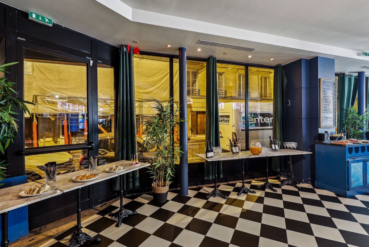 Stylish Cocktail Bar & Event Space in Paris for Corporate Parties