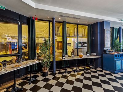 Stylish Cocktail Bar & Event Space in Paris for Corporate Parties