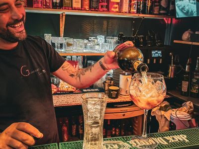 Bar Cannes – 70 Guests, Music, Comedy & Cocktails