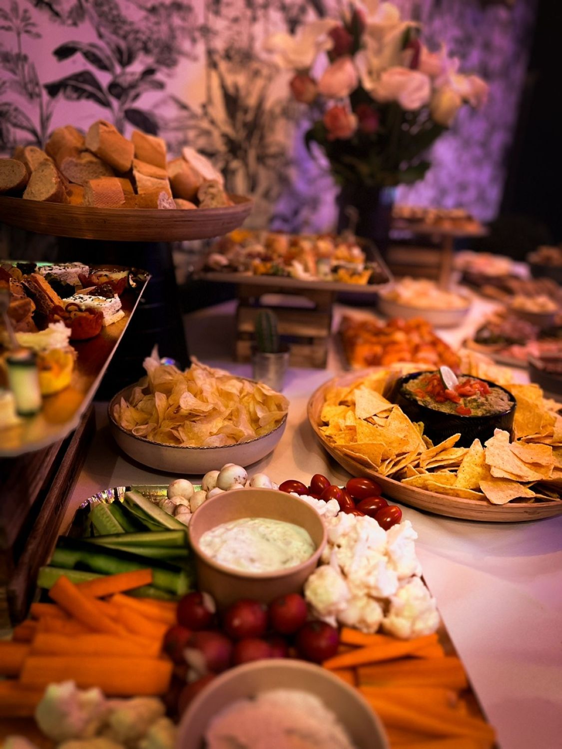 Bar Cannes – 70 Guests, Music, Comedy & Cocktails