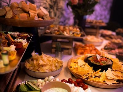 Bar Cannes – 70 Guests, Music, Comedy & Cocktails