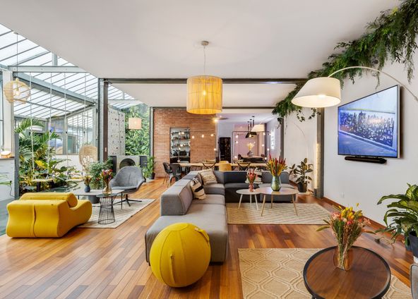 Superb Loft under glass roof in the heart of Paris