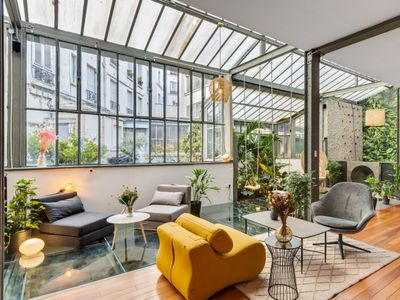 Superb Loft under glass roof in the heart of Paris