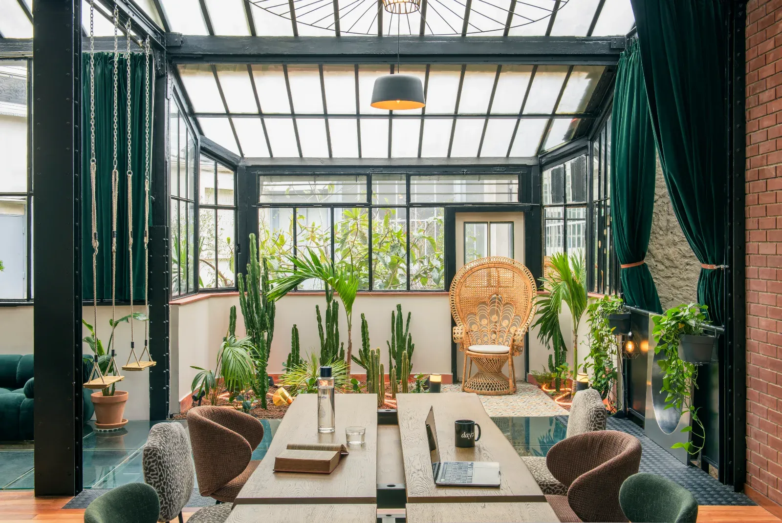 Superb Loft under glass roof in the heart of Paris