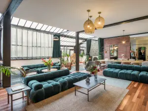 300 m² Glass-Roofed Loft Near Place de la République | Paris Event Venue