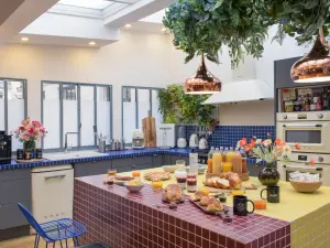 Large Parisian loft with terrace