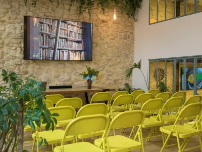 Loft Parisien avec Terrasse Verte pour Événements jusqu'à 60 Personnes