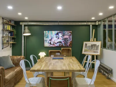 Loft Parisien avec Terrasse Verte pour Événements jusqu'à 60 Personnes