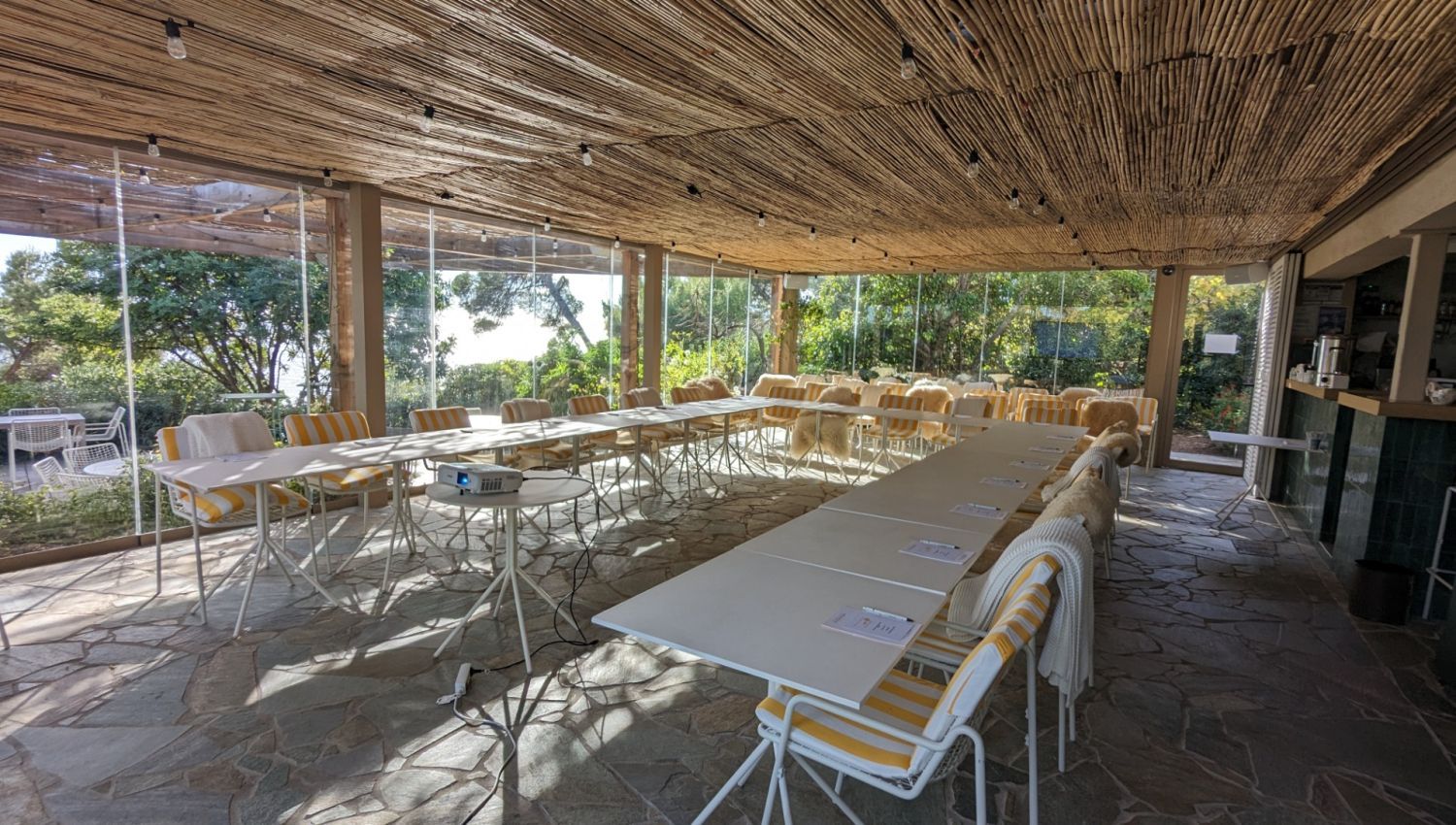 Sublime Provencal Park in the heart of a pine forest with sea view with catering and accommodation