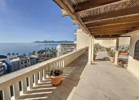 3 bedrooms apartment with big terrace on La croisette 