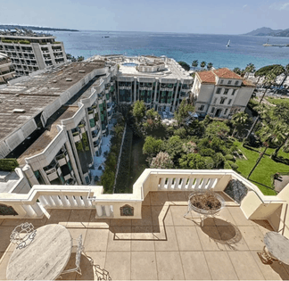 Luxury 3-Bedroom Apartment with Stunning Terrace in Cannes