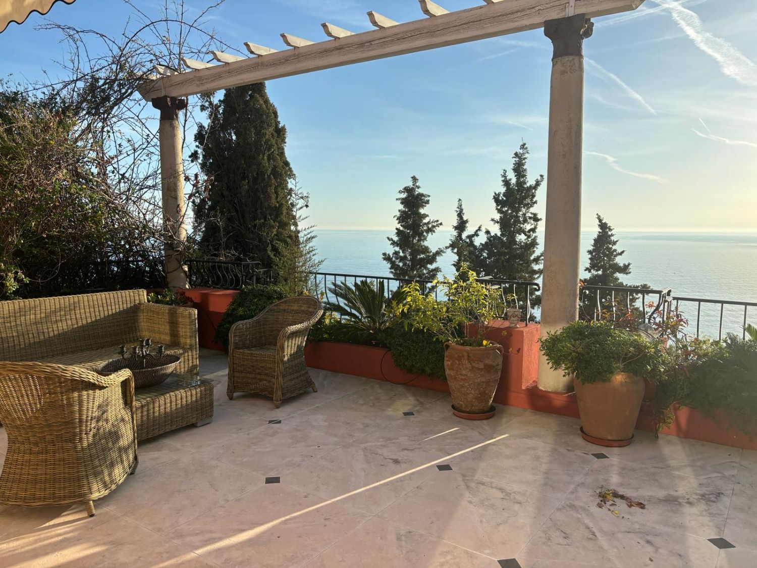 Terrace with a sea view and Monaco 