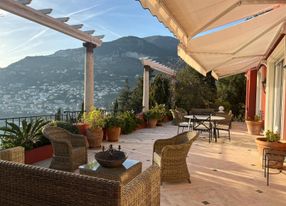 Terrace with a sea view and Monaco 