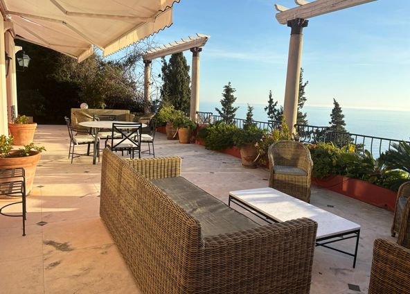 Terrace with a sea view and Monaco 