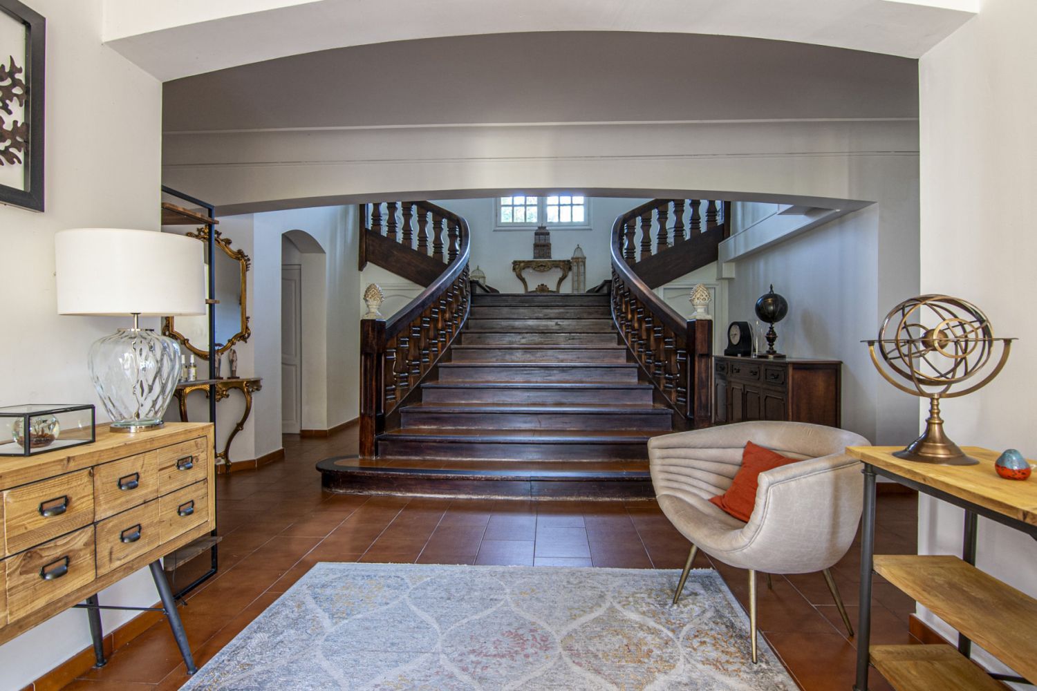 Residence with park, swimming pool and terraces