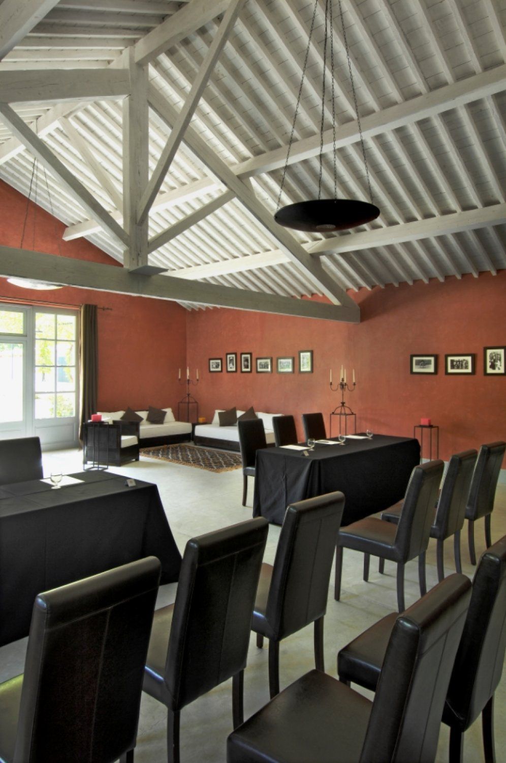 Lieu d'Événement Authentique en Camargue | Espace 170m² avec Terrasse